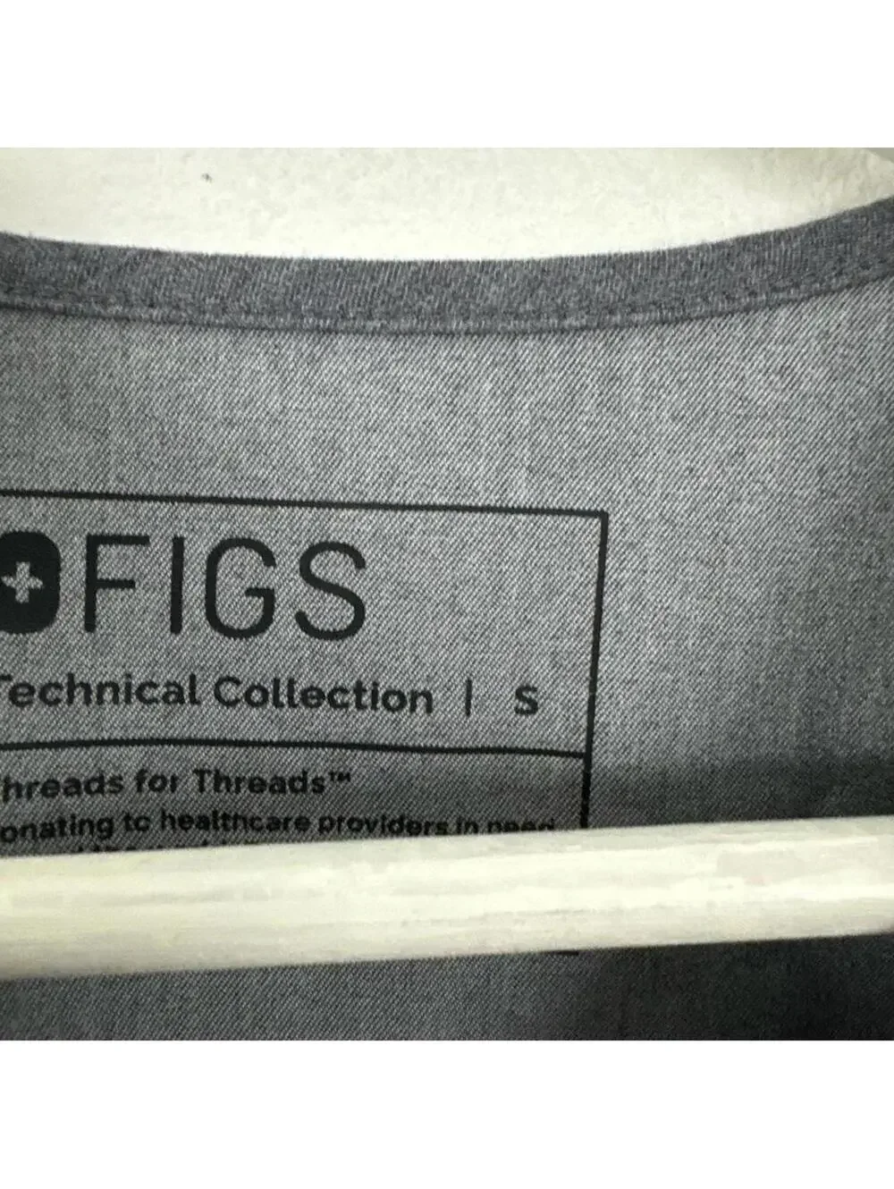 Figs Women’s Technical Collection Catarina One Pocket Scrub Top Gray Grey Size S